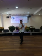 Anh Lê Huy Đoàn đang thể hiện bài Xà quyền trong lễ kỷ niệm 17.07.2015