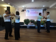 Võ sư Nguyễn Văn Oanh và võ sư Nguyễn Ngọc Tiến đang dạy bài 108
