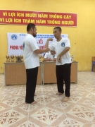 Võ sư Phan Quốc Vinh thể hiện nội công qua dạy bài 108 cho HLV Nguyễn Ngọc Kiên